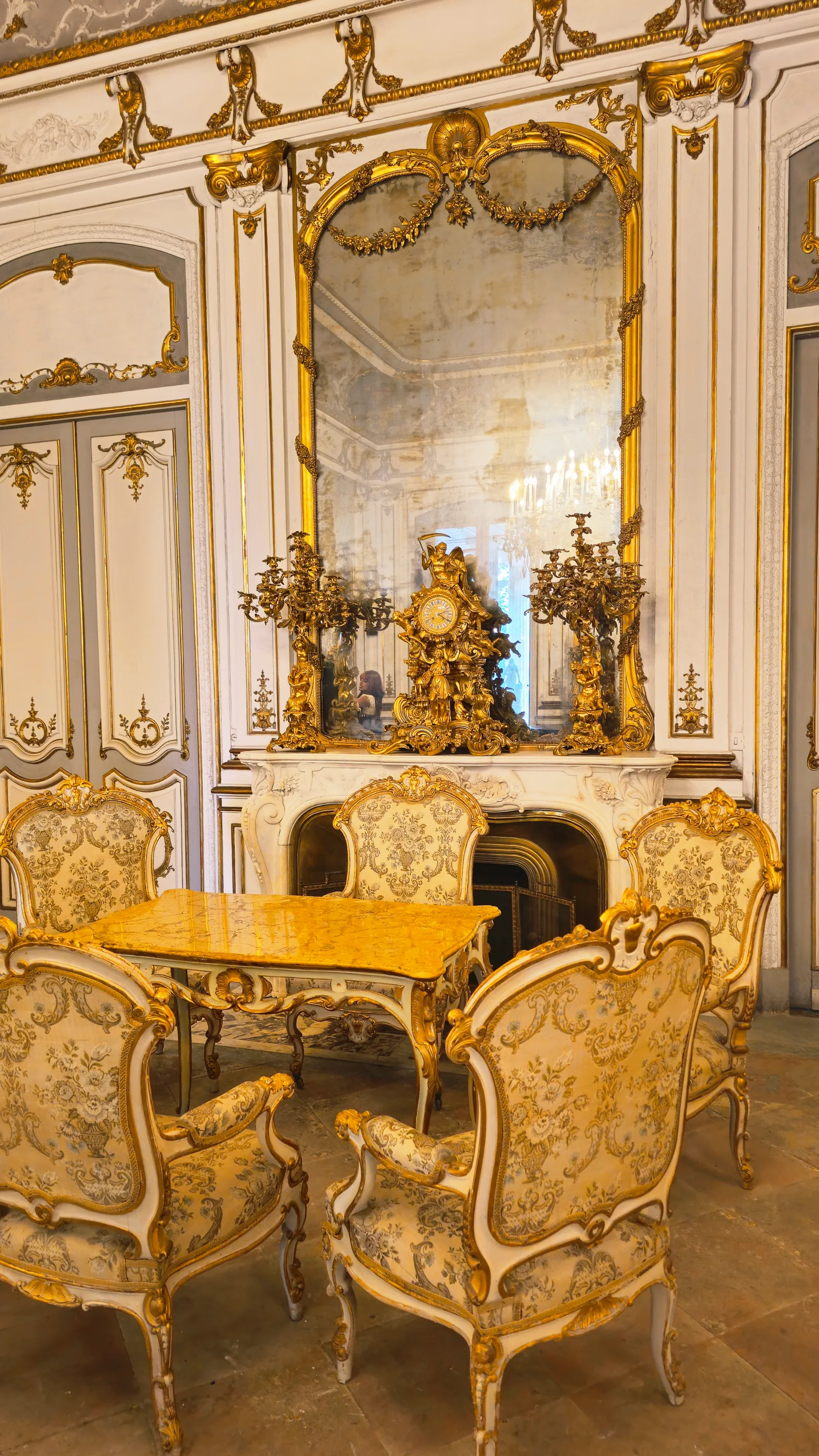 Atmosphere at Museo Pignatelli Naples — travel photo