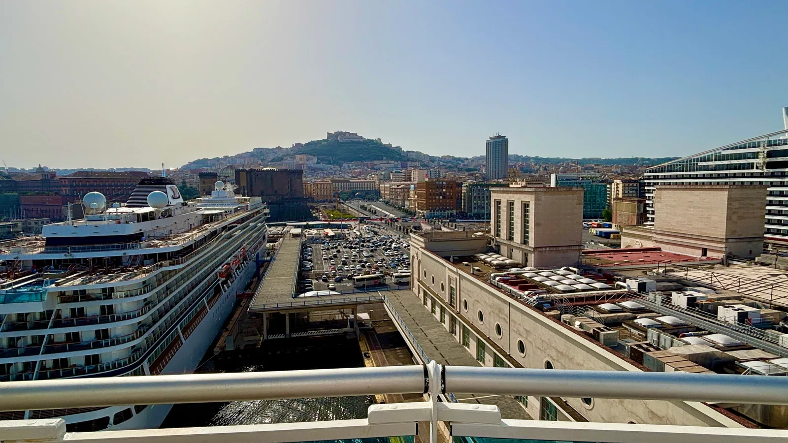 Main view at Naples cruise port Naples — travel photo