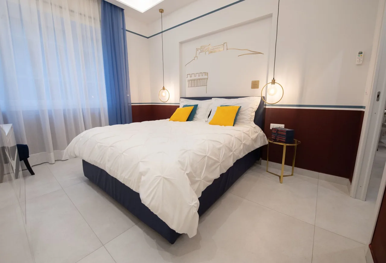 Napoli City Center - Apartments & Rooms — family guide Naples