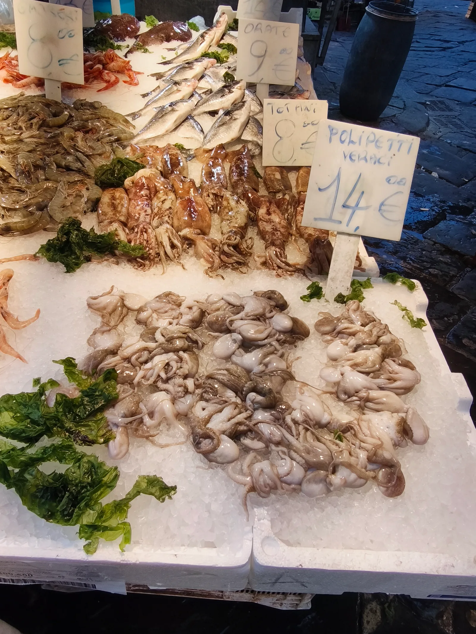Interior at Portanolana fish market Naples — travel photo