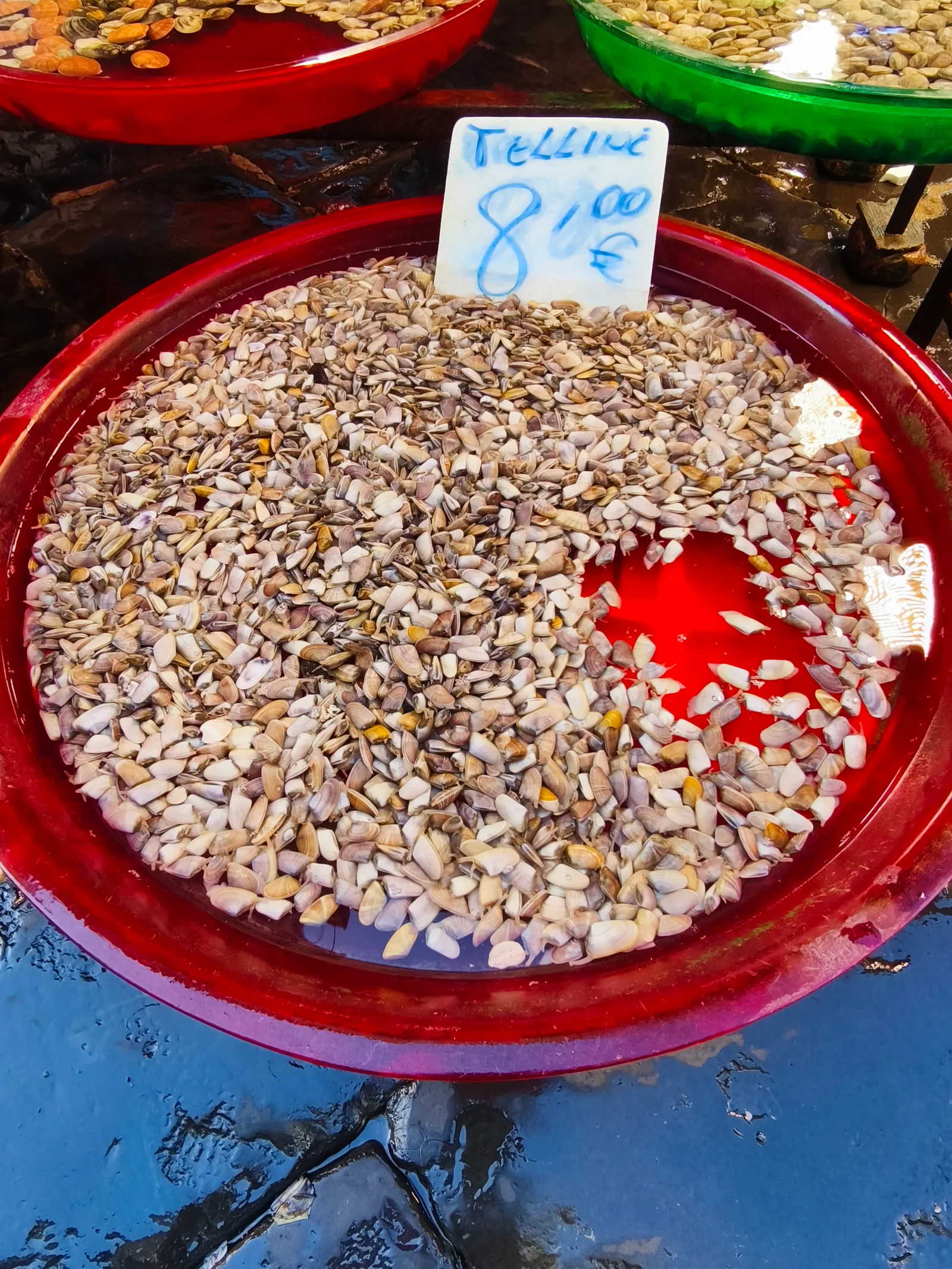 Atmosphere at Portanolana fish market Naples — travel photo