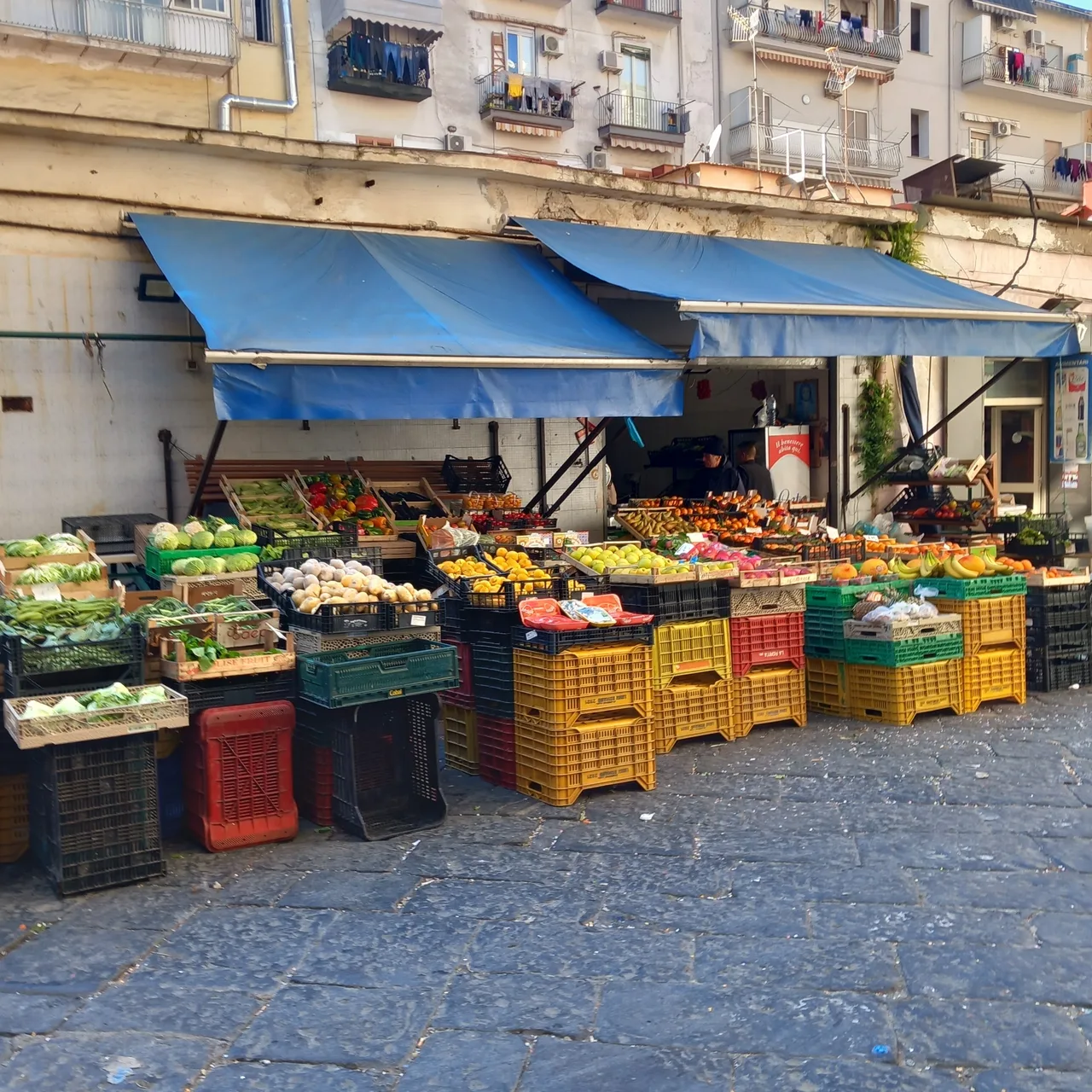 Portanolana fish market — rainy day guide Naples
