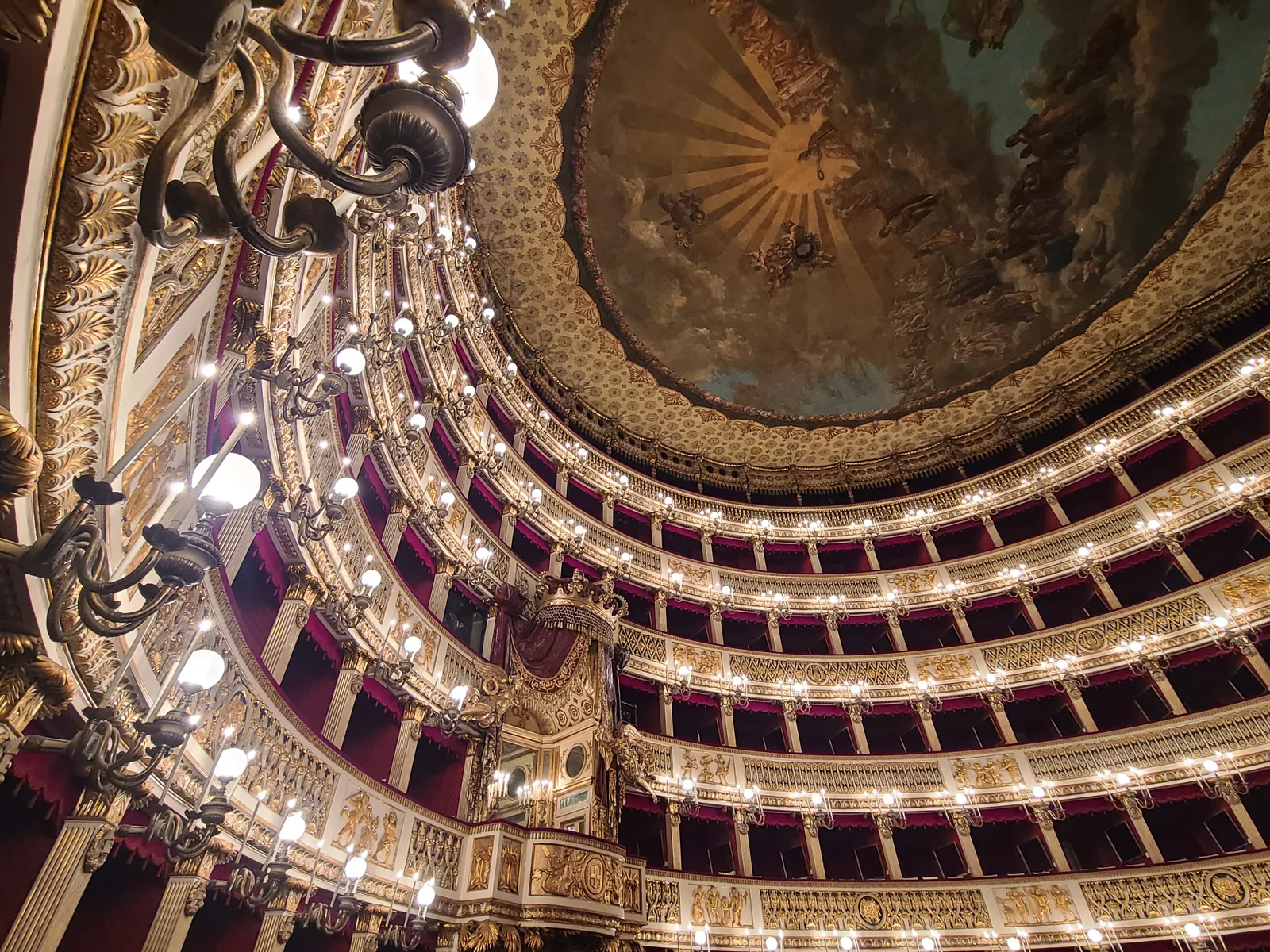 Interior at Royal Palace of Naples Naples — travel photo