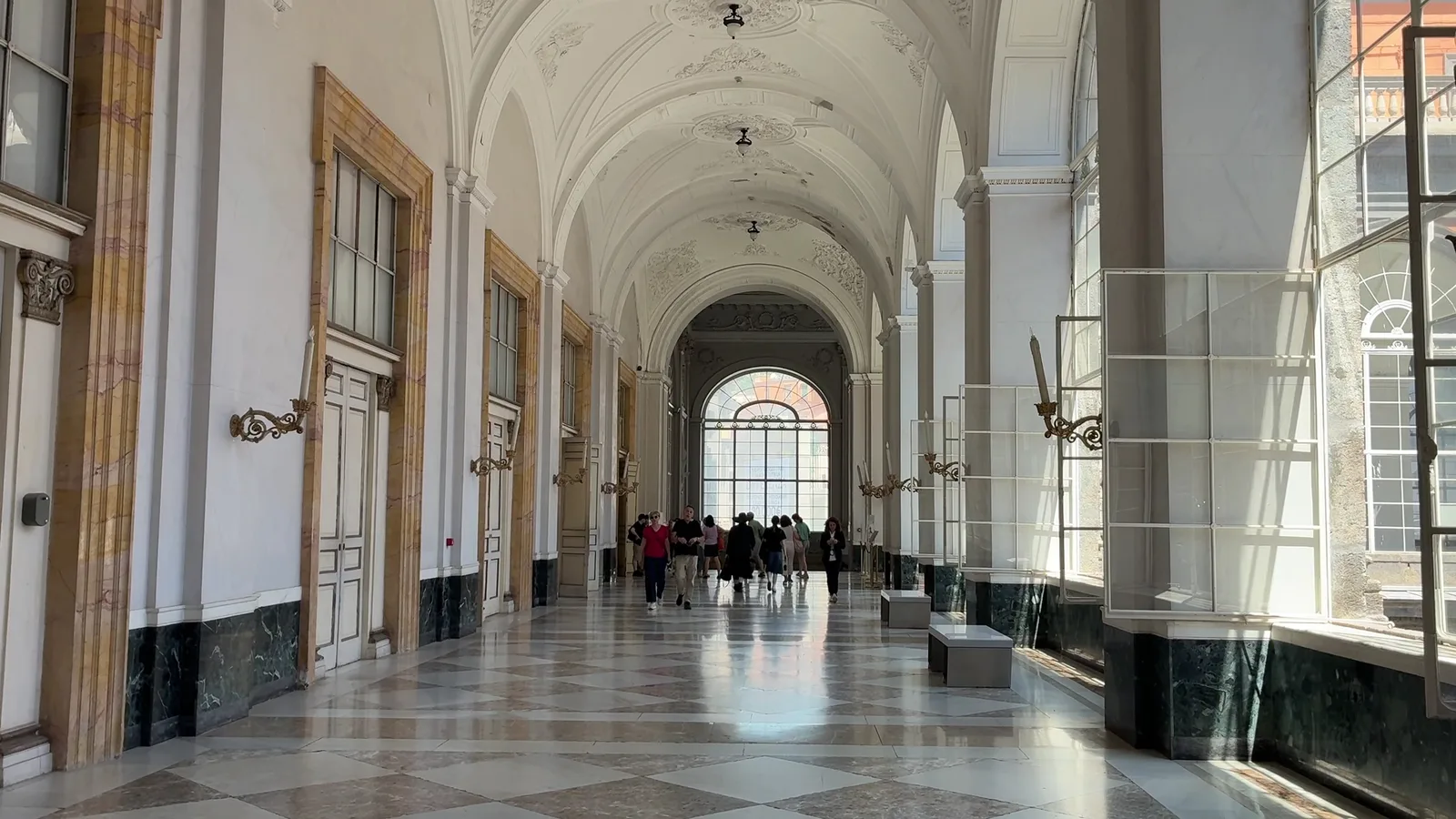 Atmosphere at Royal Palace of Naples Naples — travel photo