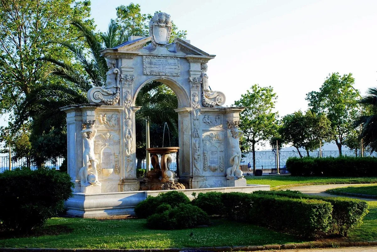 Atmosphere at Villa Comunale Naples — travel photo