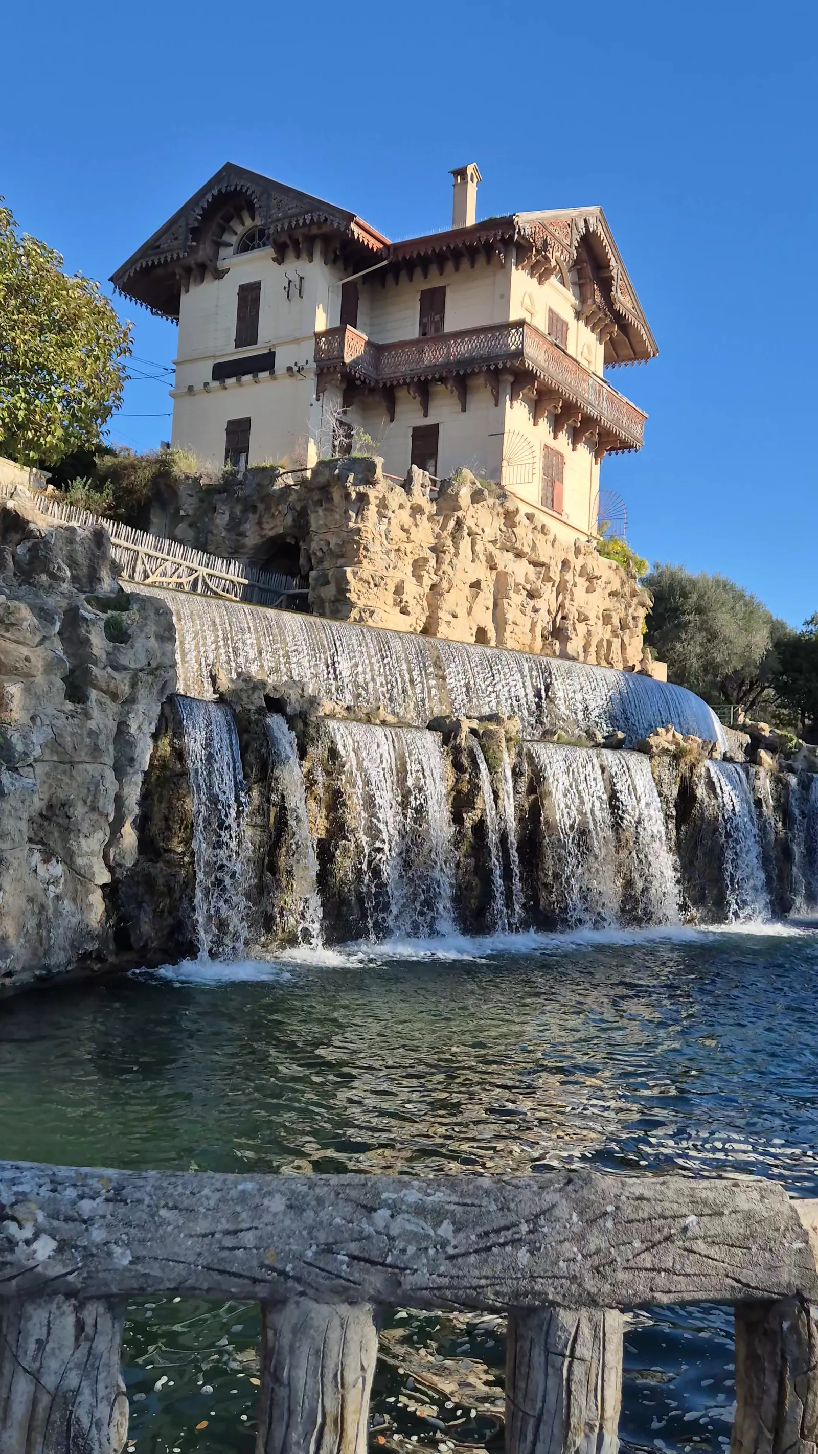 Details at Cascade de Gairaut Nice — travel photo