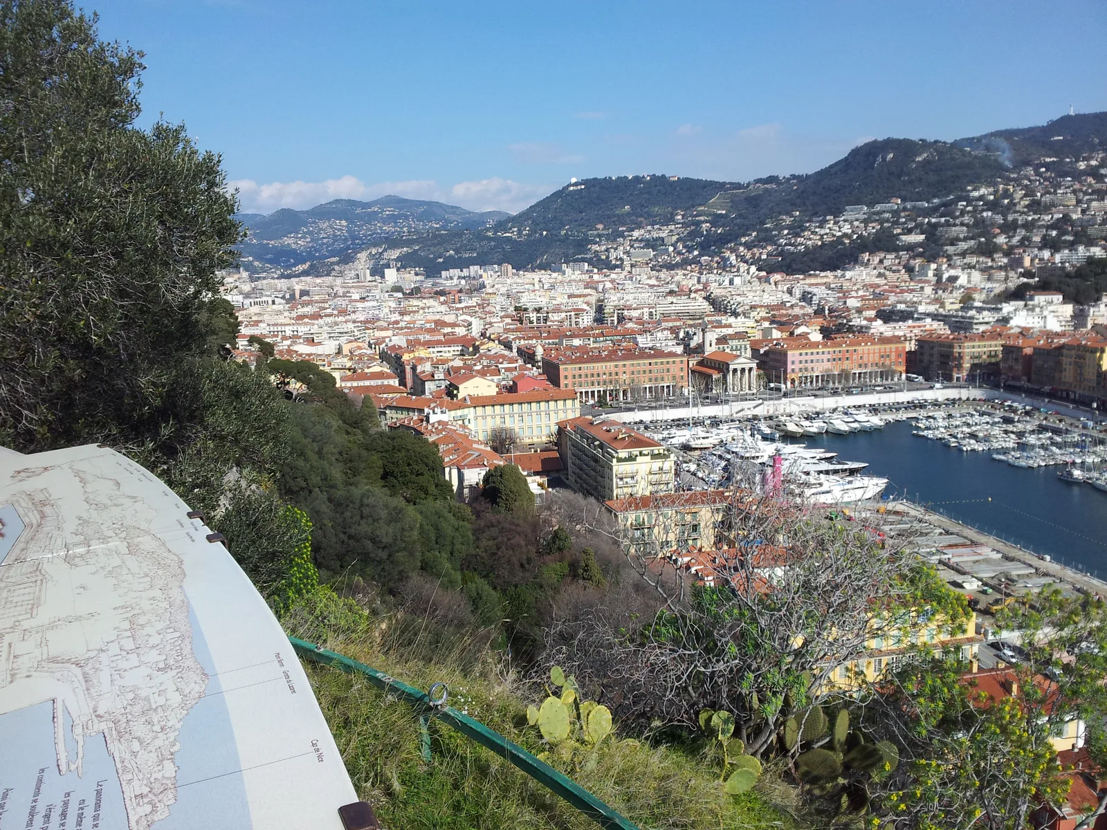 Atmosphere at Colline du Château Nice — travel photo