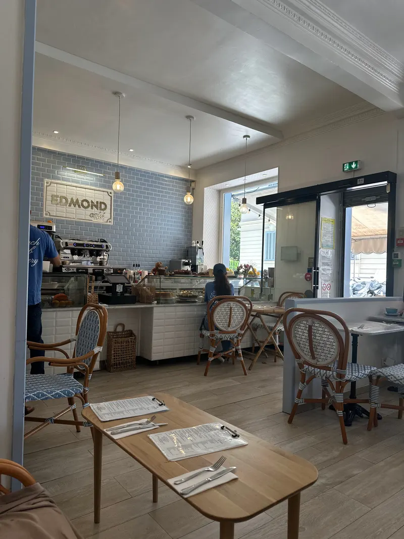 EDMOND Café CONGRÈS (breakfast | brunch | cakes)