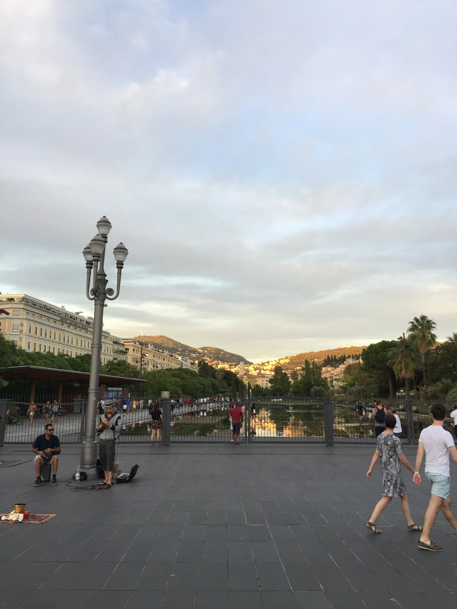 Details at Fontaine du Soleil Nice — travel photo