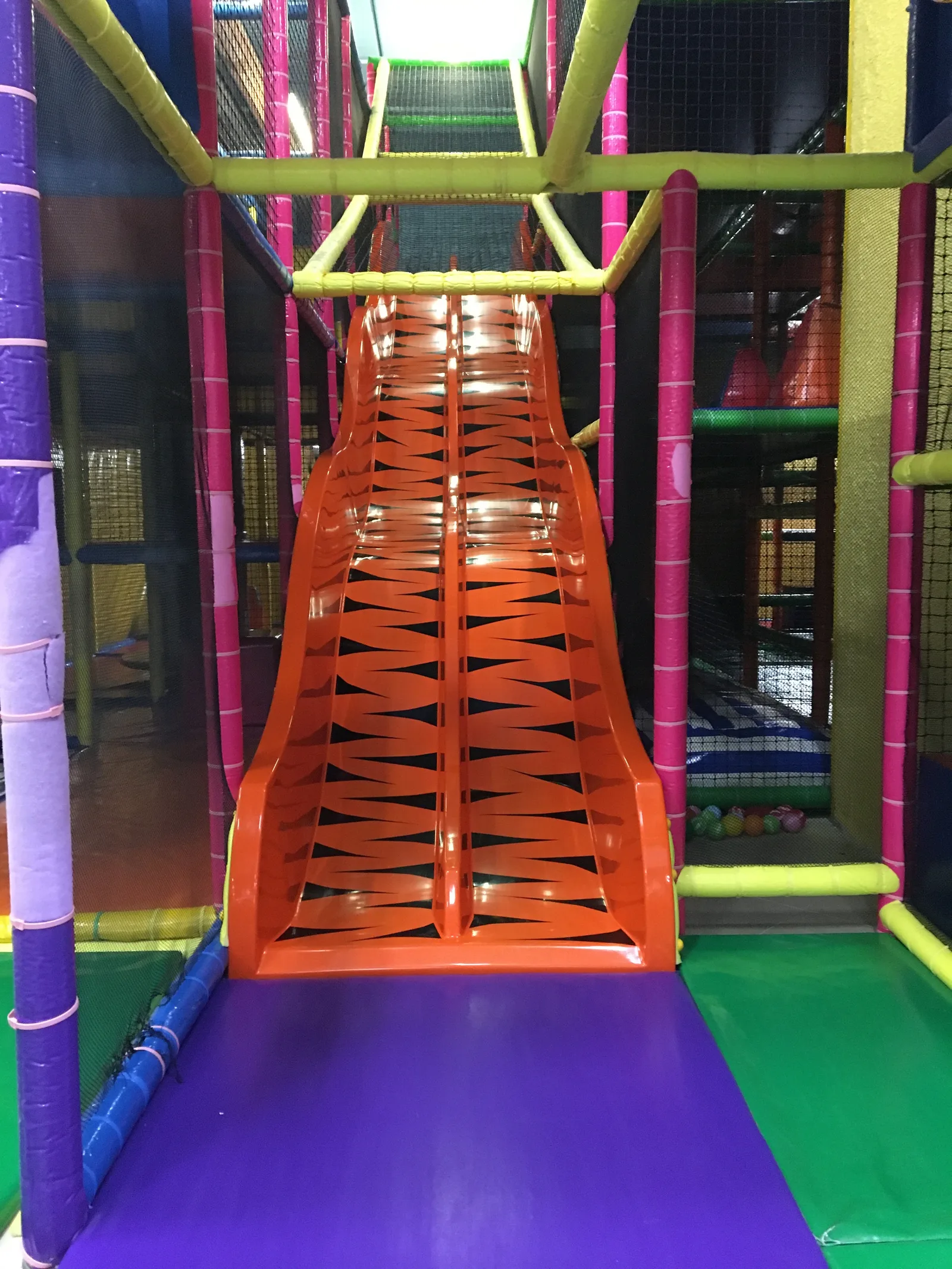 Atmosphere at Kid City Nice — travel photo
