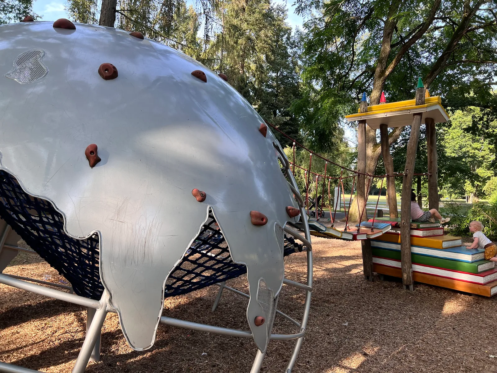 Details at Children's playground in the Stadpark Nuremberg — travel photo