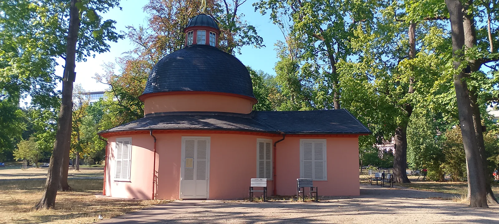 Main view at Cramer-Klett-Park Nuremberg — travel photo