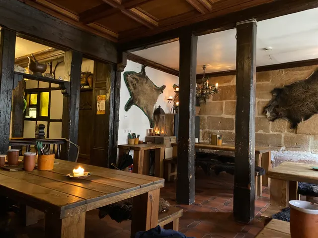 Finyas Taverne in der Altstadt