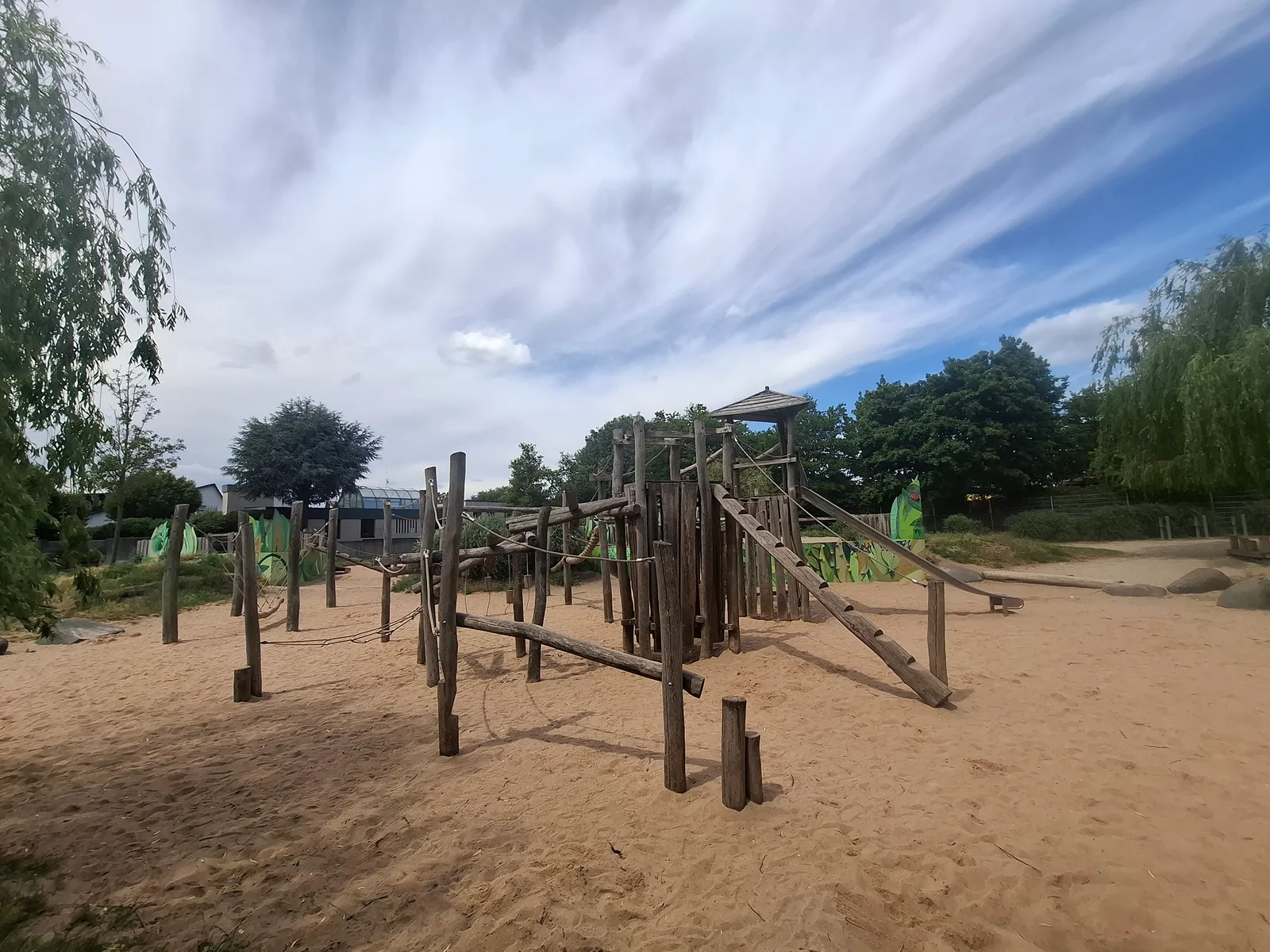 Details at Spielplatz Wismarer Straße Nuremberg — travel photo