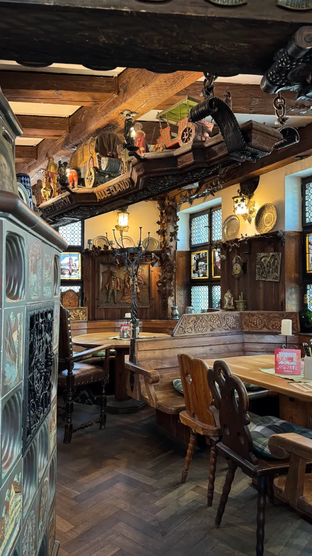 "Trödelstuben", Wein- und Bierstuben, Restaurant