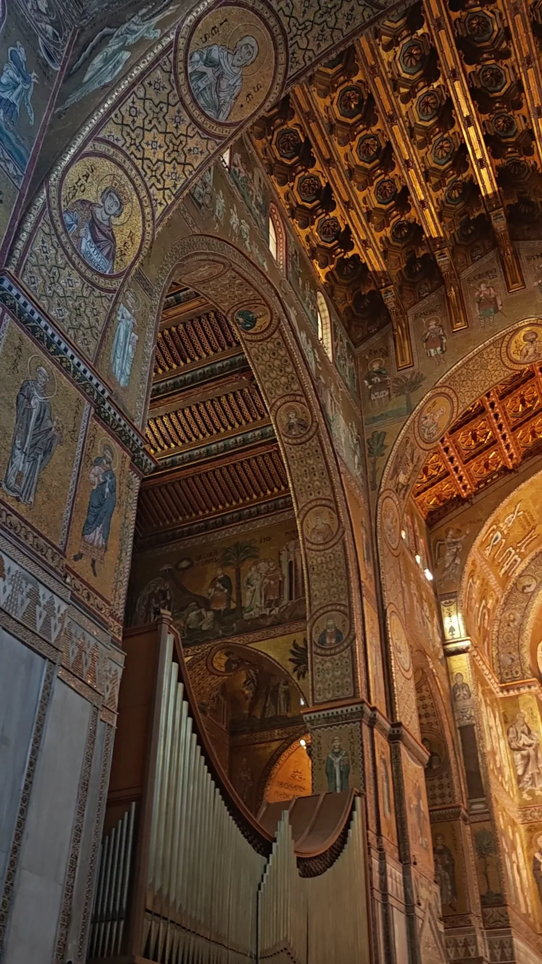 Atmosphere at Cattedrale di Monreale Palermo — travel photo