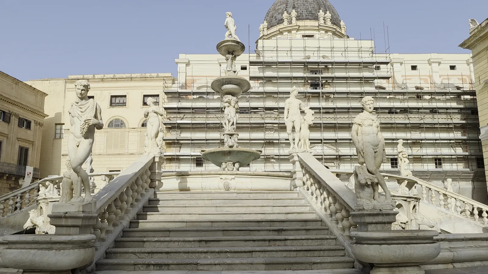 Main view at Fontana Pretoria Palermo — travel photo
