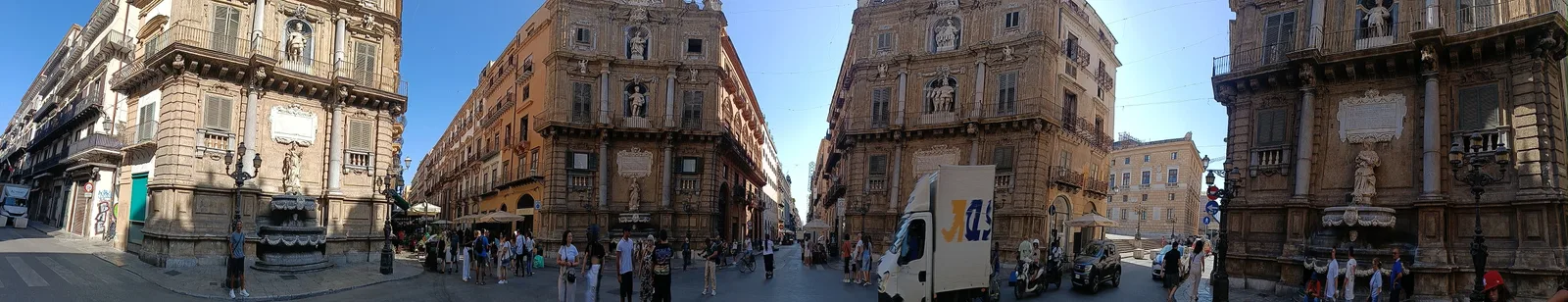 Main view at Quattro Canti Palermo — travel photo