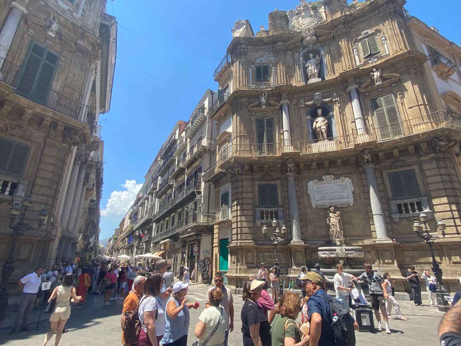 Atmosphere at Quattro Canti Palermo — travel photo