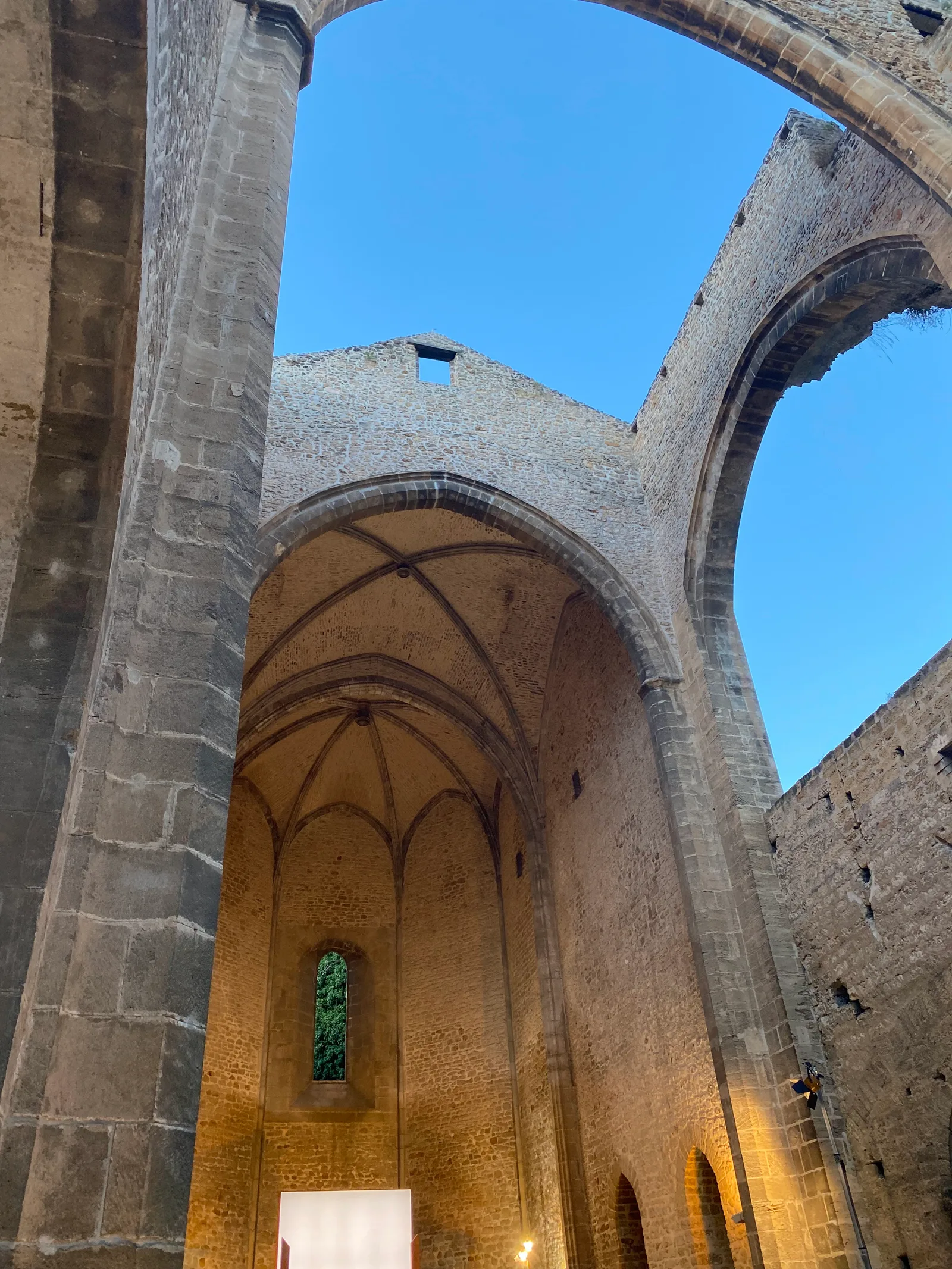 Atmosphere at Santa Maria dello Spasimo Palermo — travel photo