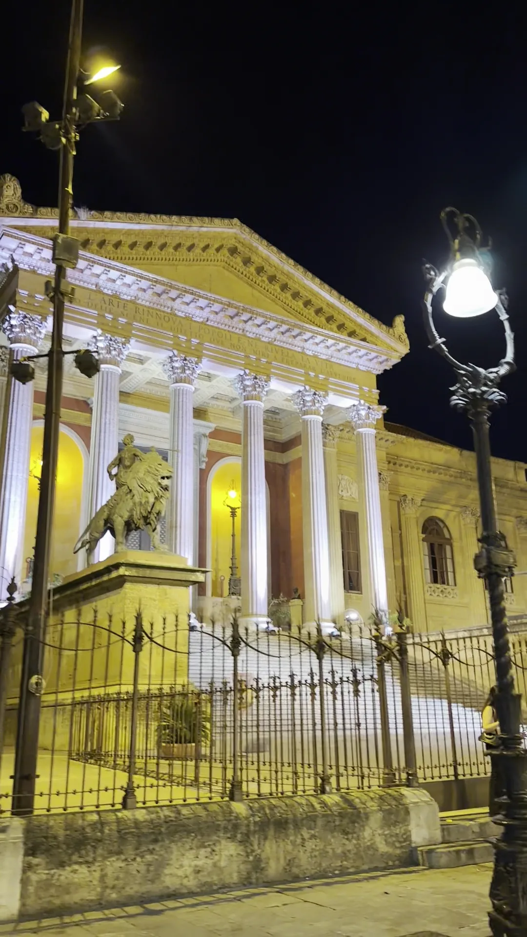 Details at Teatro Massimo di Palermo Palermo — travel photo