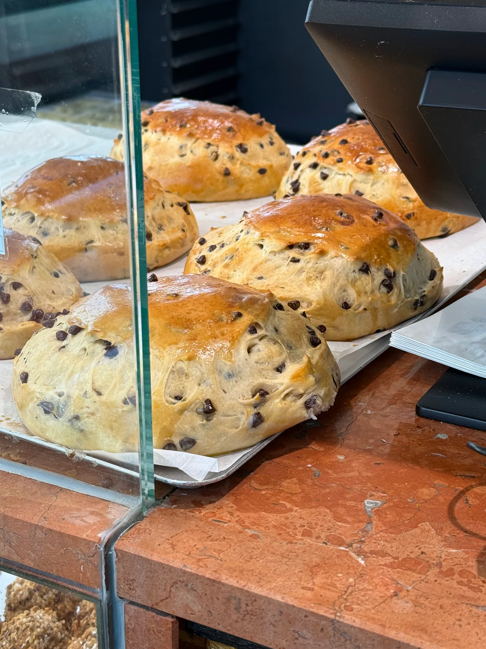 Atmosphere at Aux Merveilleux de Fred Paris — travel photo