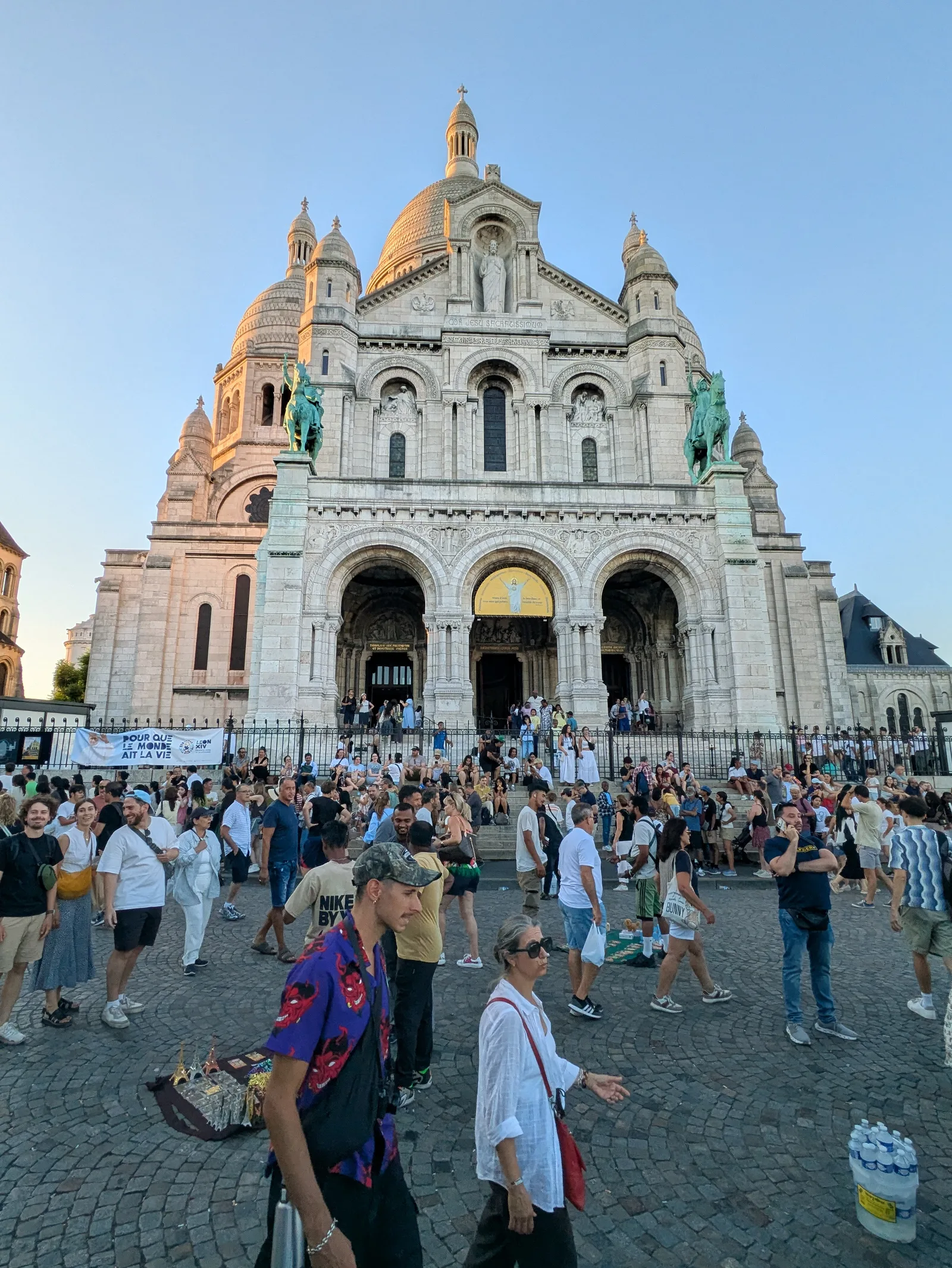 Main view at Basilique du Sacré-Cœur de Montmartre Paris — travel photo