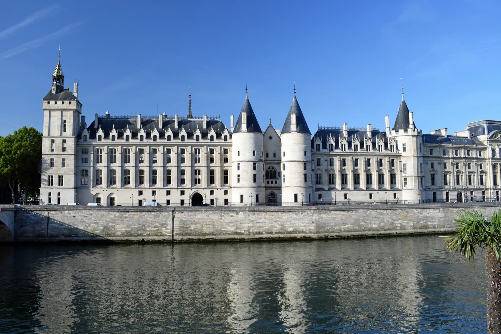 Details at Conciergerie Paris — travel photo