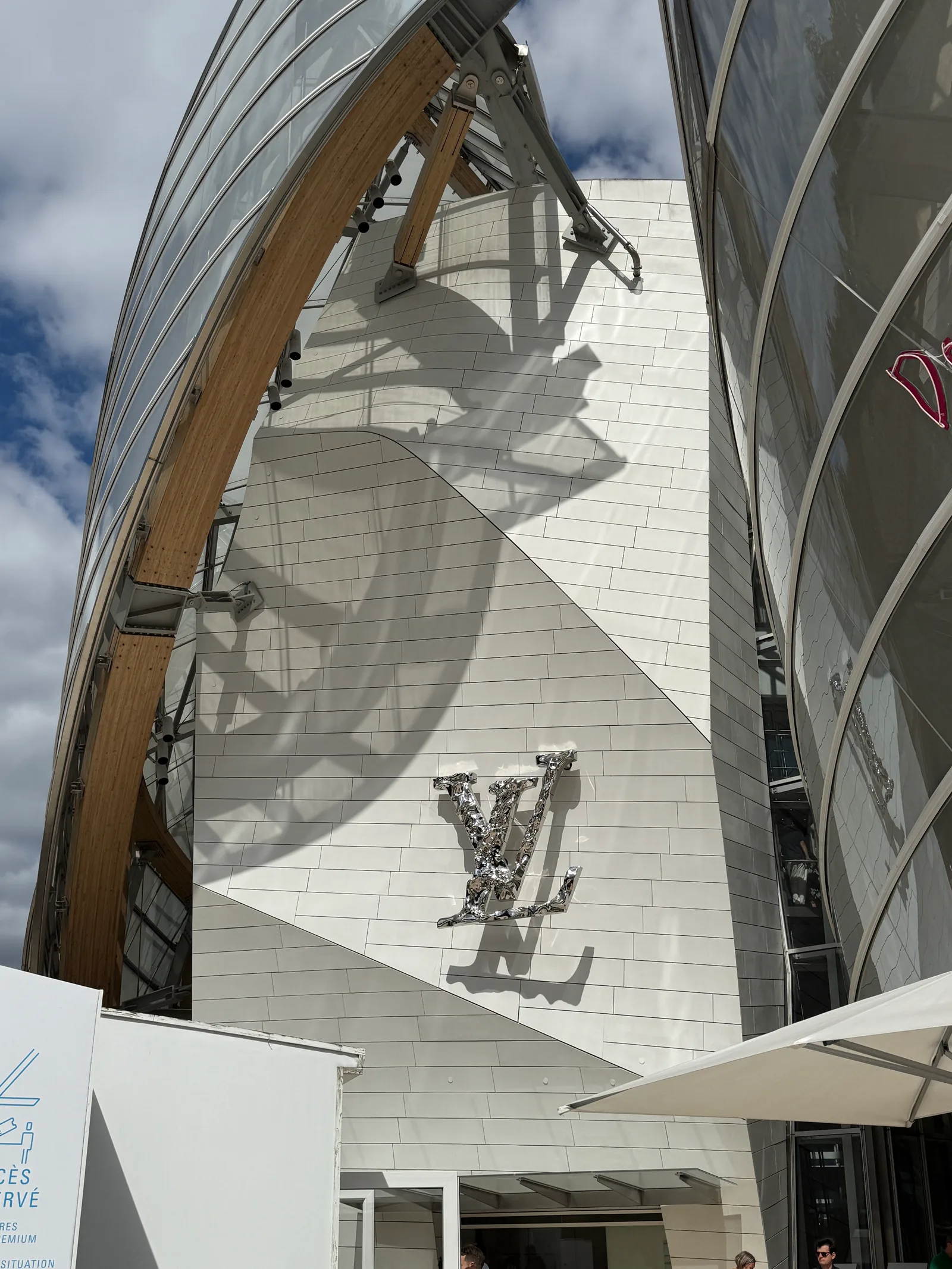 Main view at Fondation Louis Vuitton Paris — travel photo