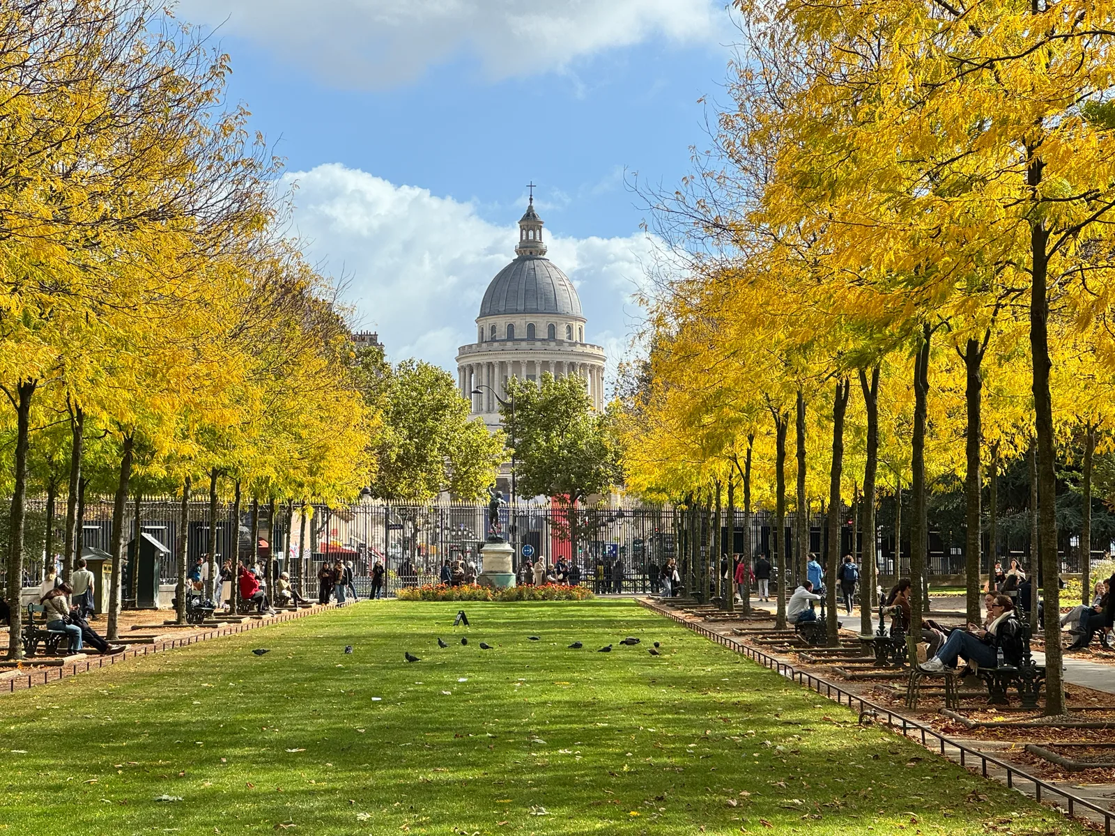 Details at Jardin du Luxembourg Paris — travel photo