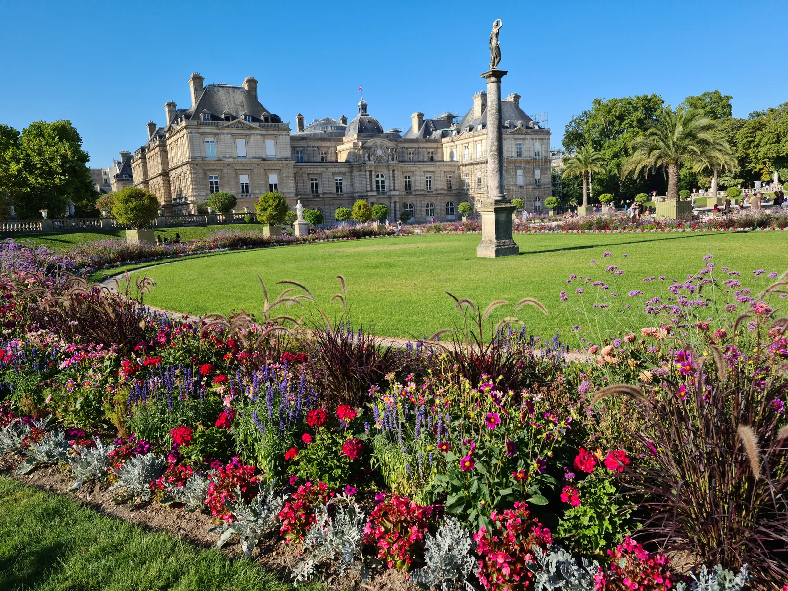 Atmosphere at Jardin du Luxembourg Paris — travel photo