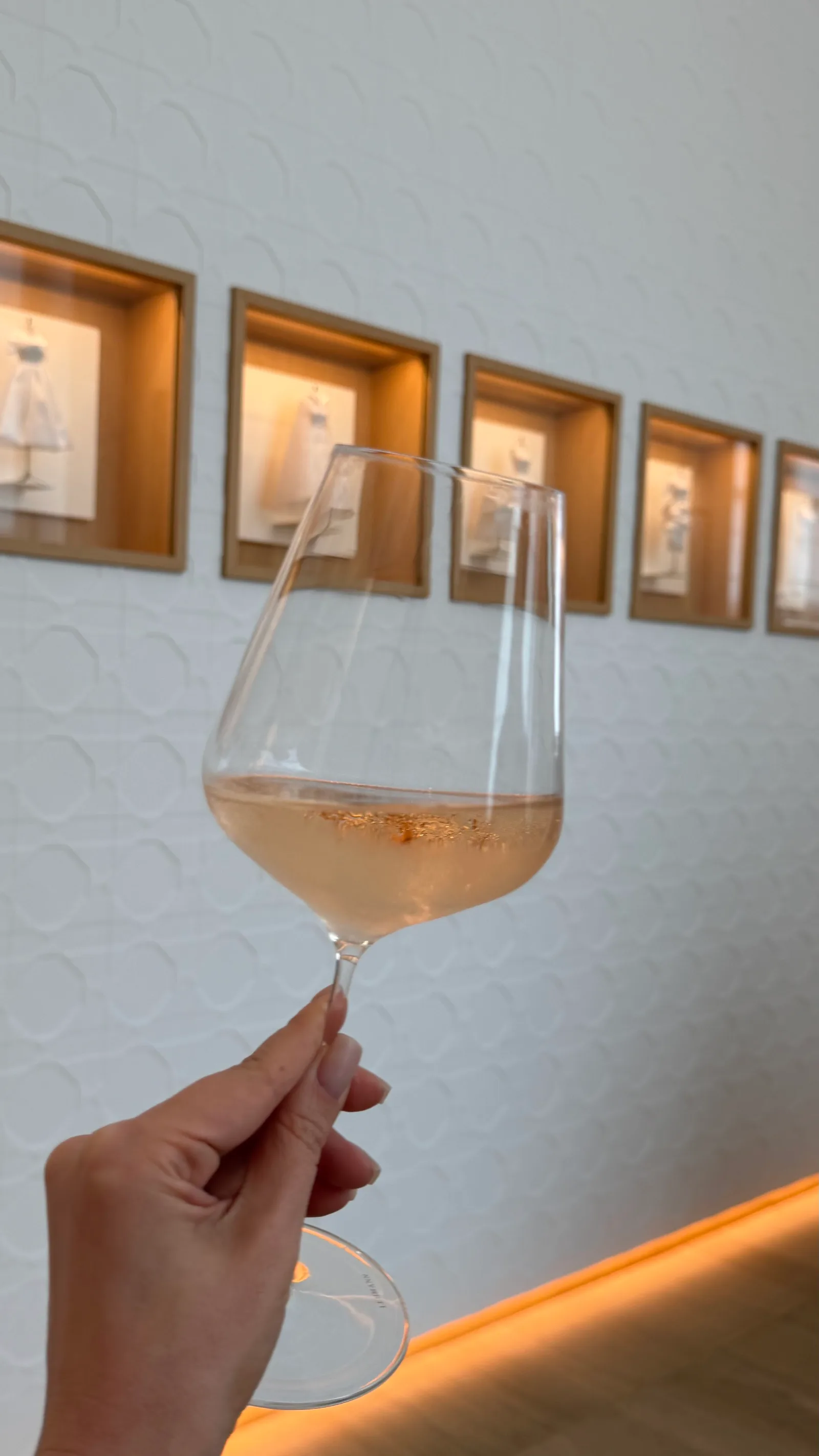 Atmosphere at La Galerie Dior Paris — travel photo