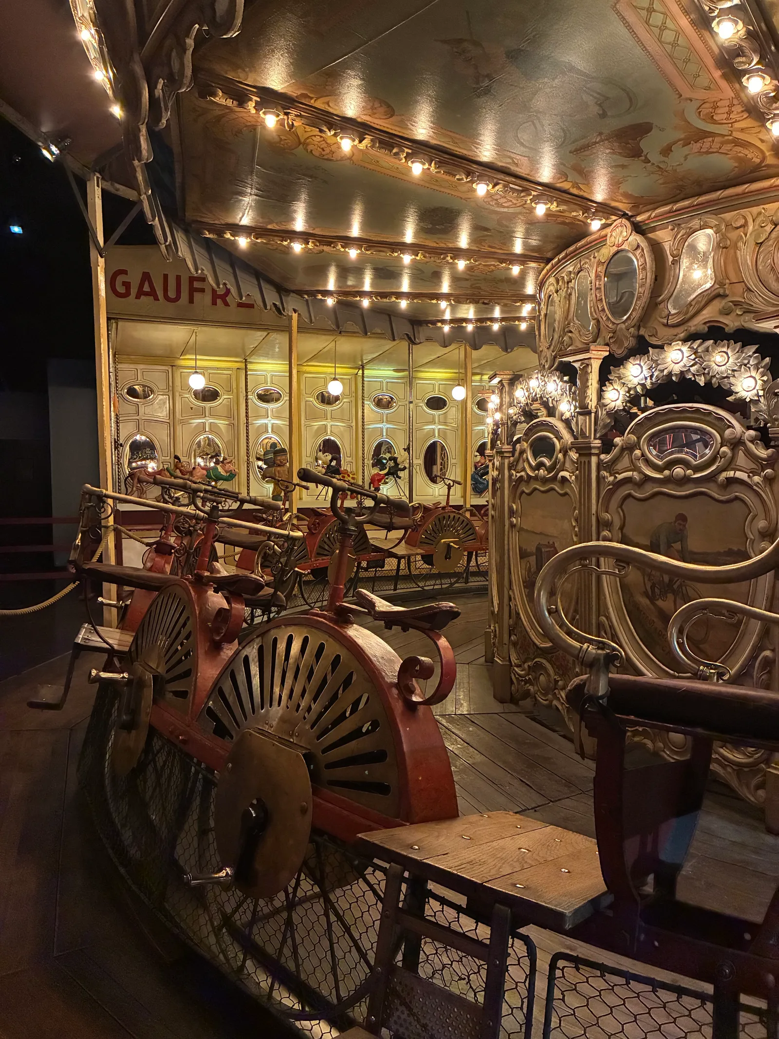 Main view at Les Pavillons de Bercy - Musée des Arts Forains Paris — travel photo