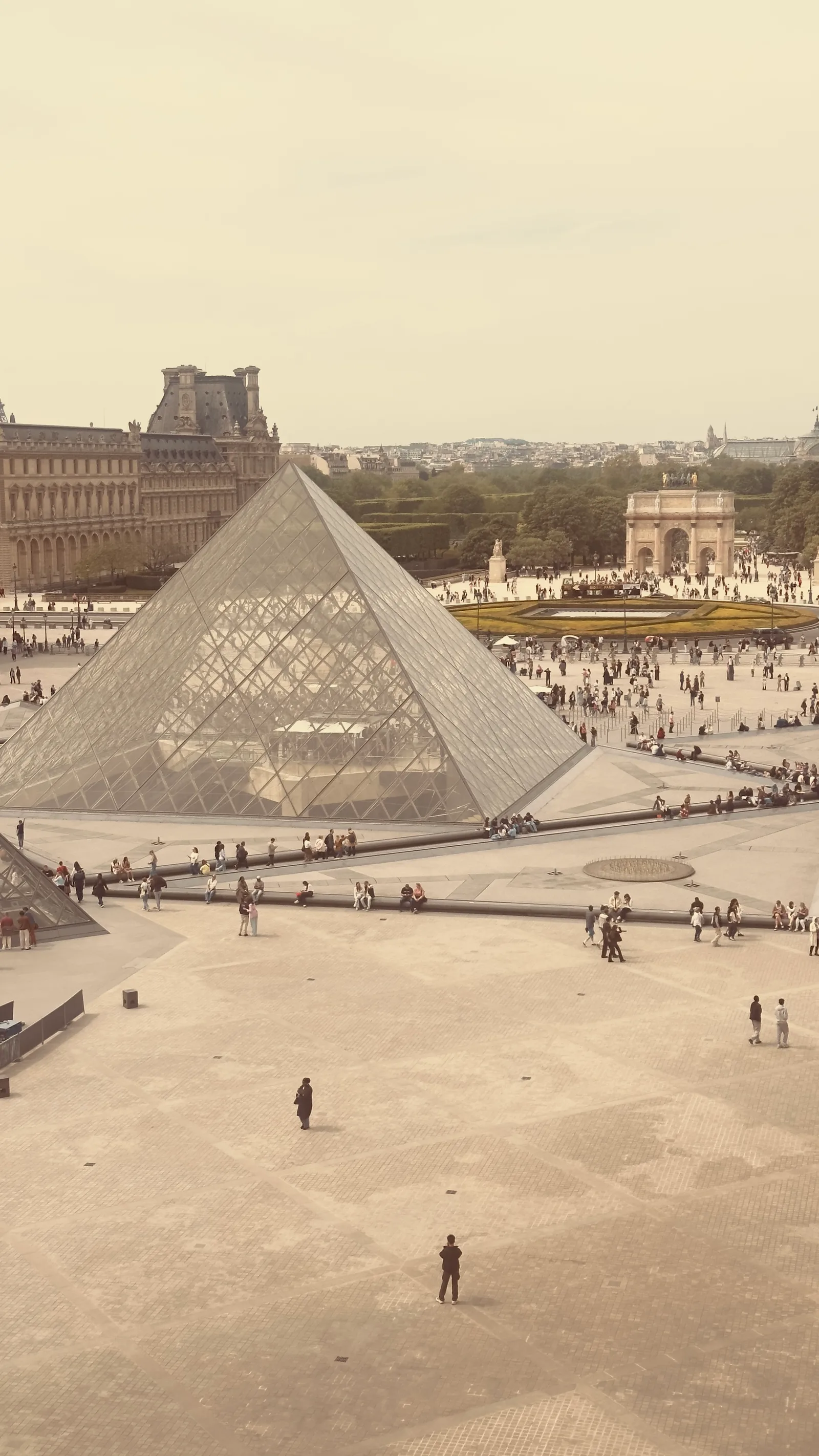 Atmosphere at Louvre Museum Paris — travel photo