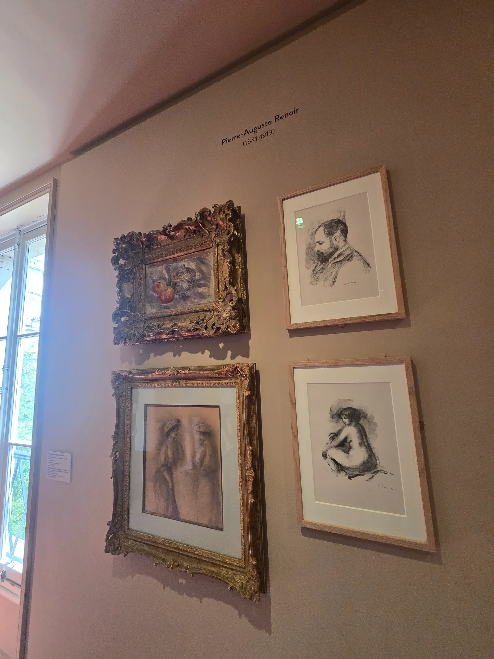Atmosphere at Musée de Montmartre Paris — travel photo