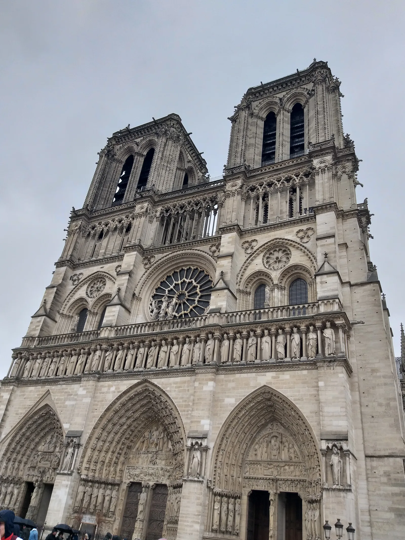 Atmosphere at Notre-Dame Cathedral of Paris Paris — travel photo