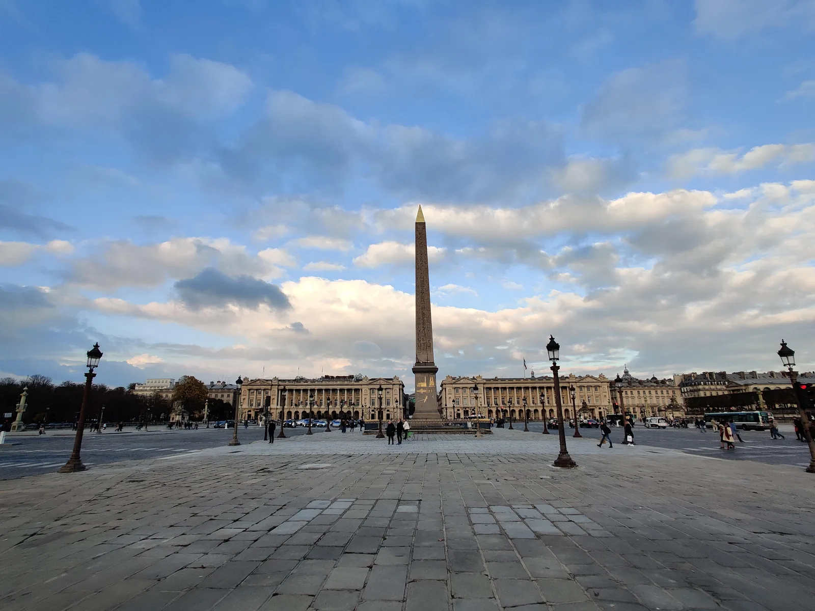 Atmosphere at Place de la Concorde Paris — travel photo