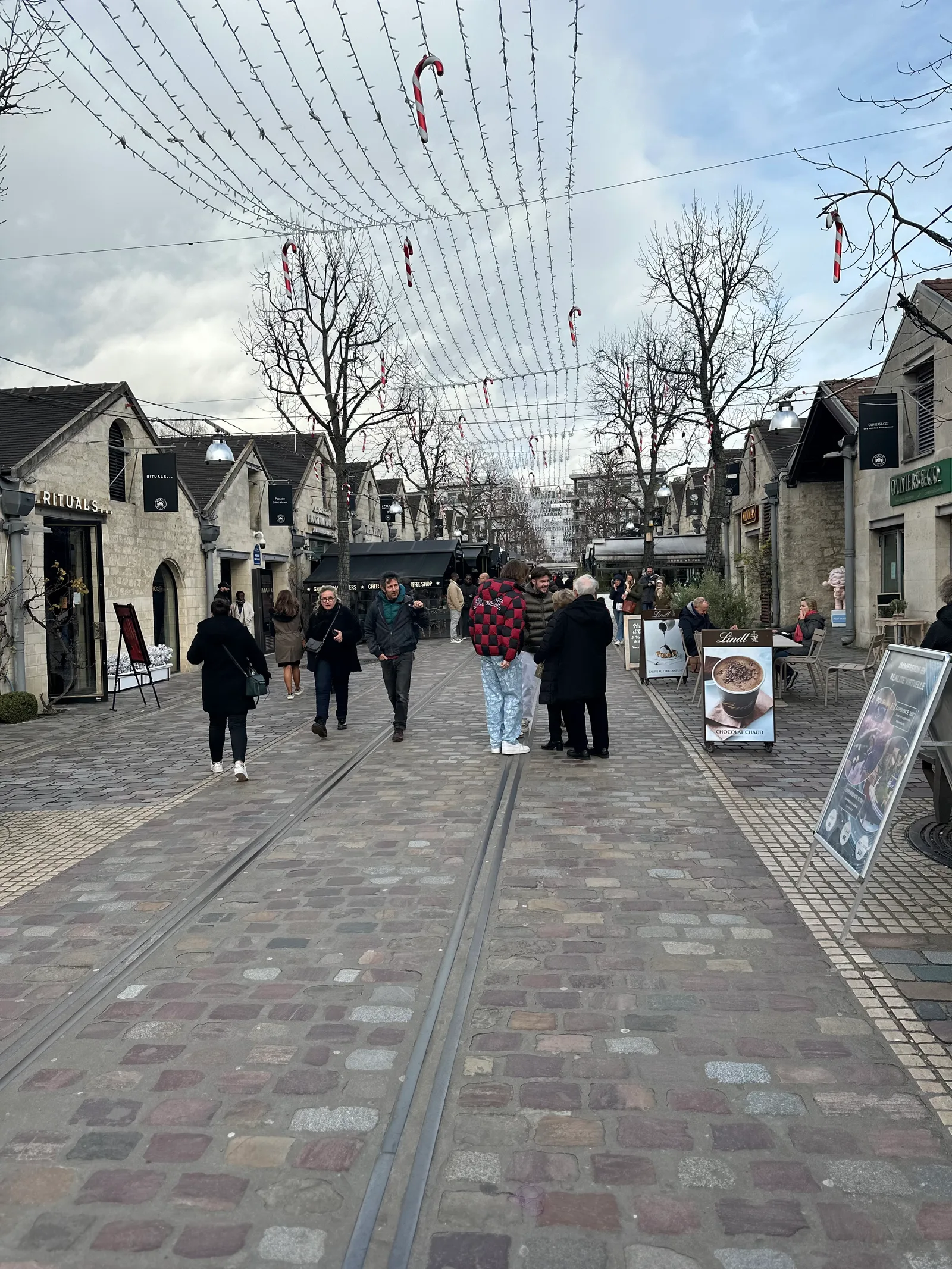 Atmosphere at Science Experiences Paris Paris — travel photo