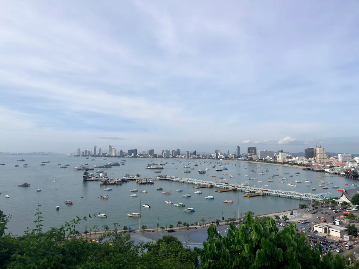 Main view at Phra Tamnak Mountain Viewpoint Pattaya — travel photo