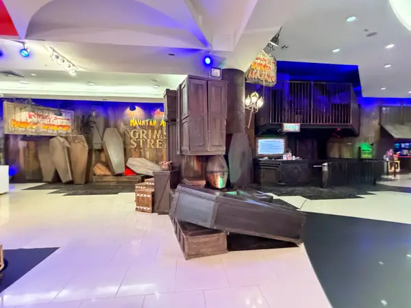 Atmosphere at Ripley's Believe It or Not! Pattaya — travel photo