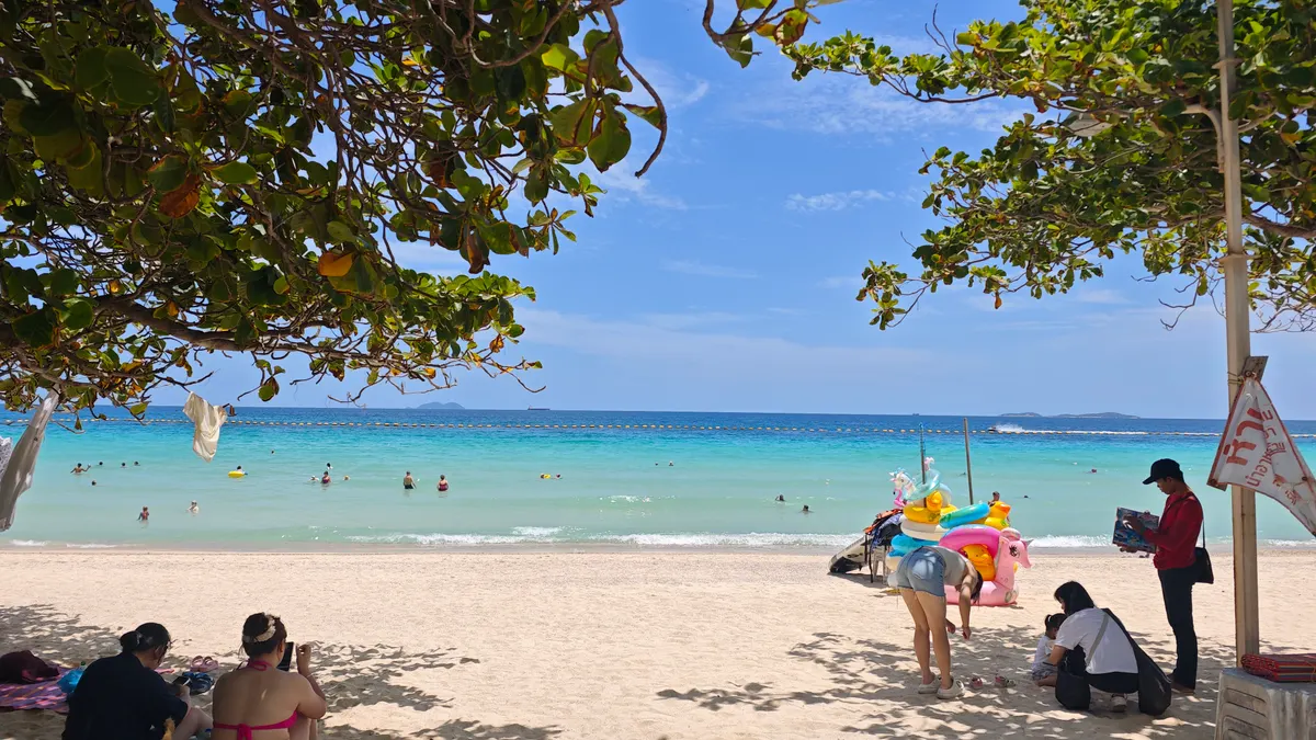 Main view at Samae Beach Pattaya — travel photo