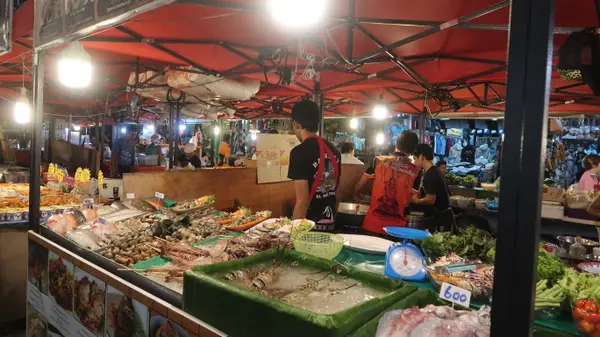 Atmosphere at OTOP Market Phuket — travel photo