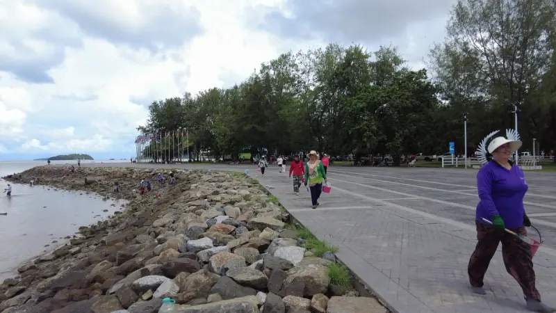 Saphanhin Seaside Walkway