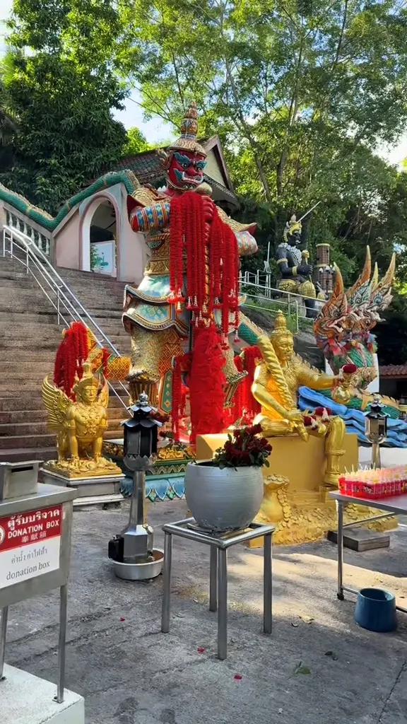 Main view at Wat Khao Rang Samakkhitham Phuket — travel photo