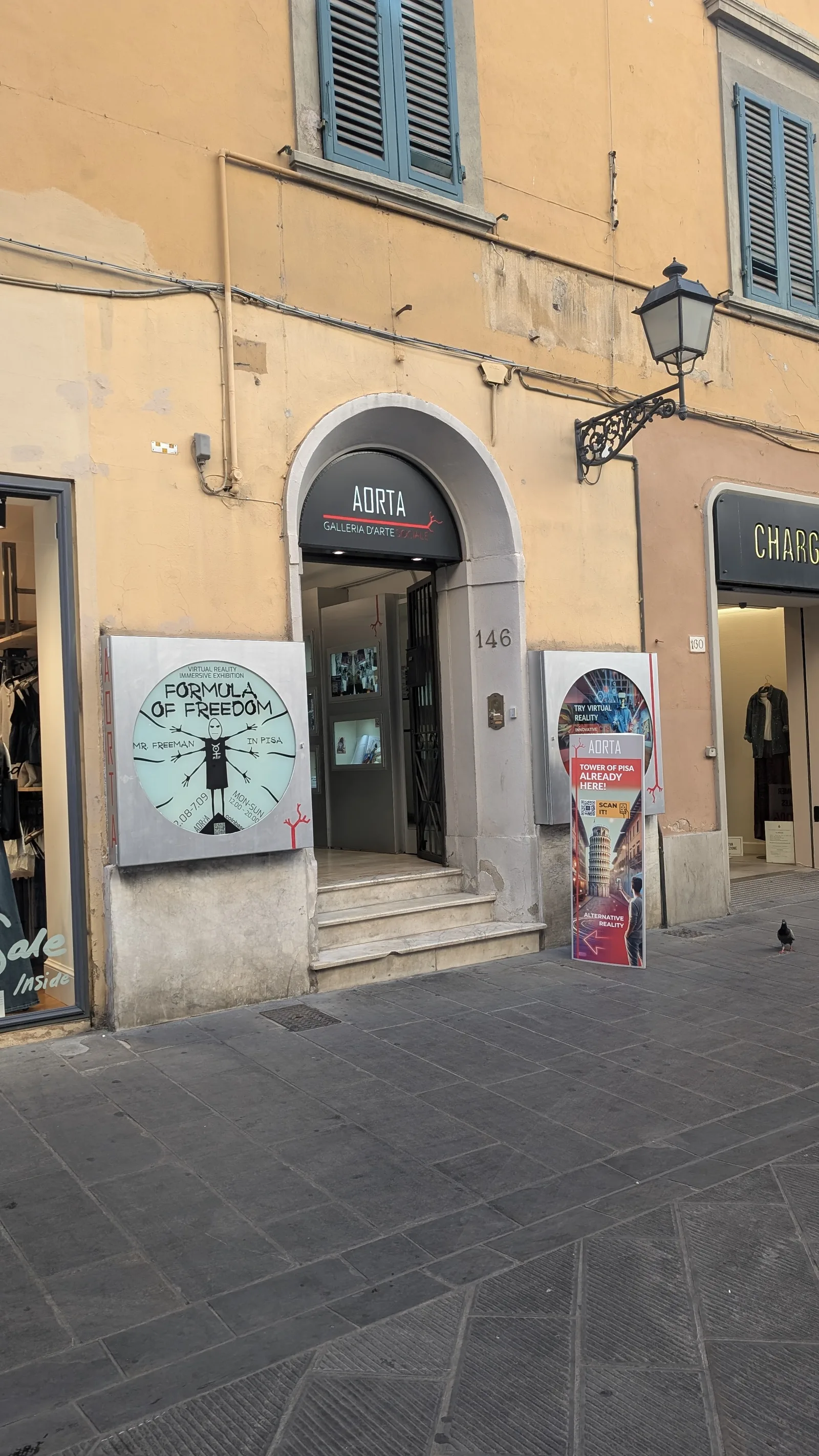 Atmosphere at AORTA Gallery Pisa — travel photo