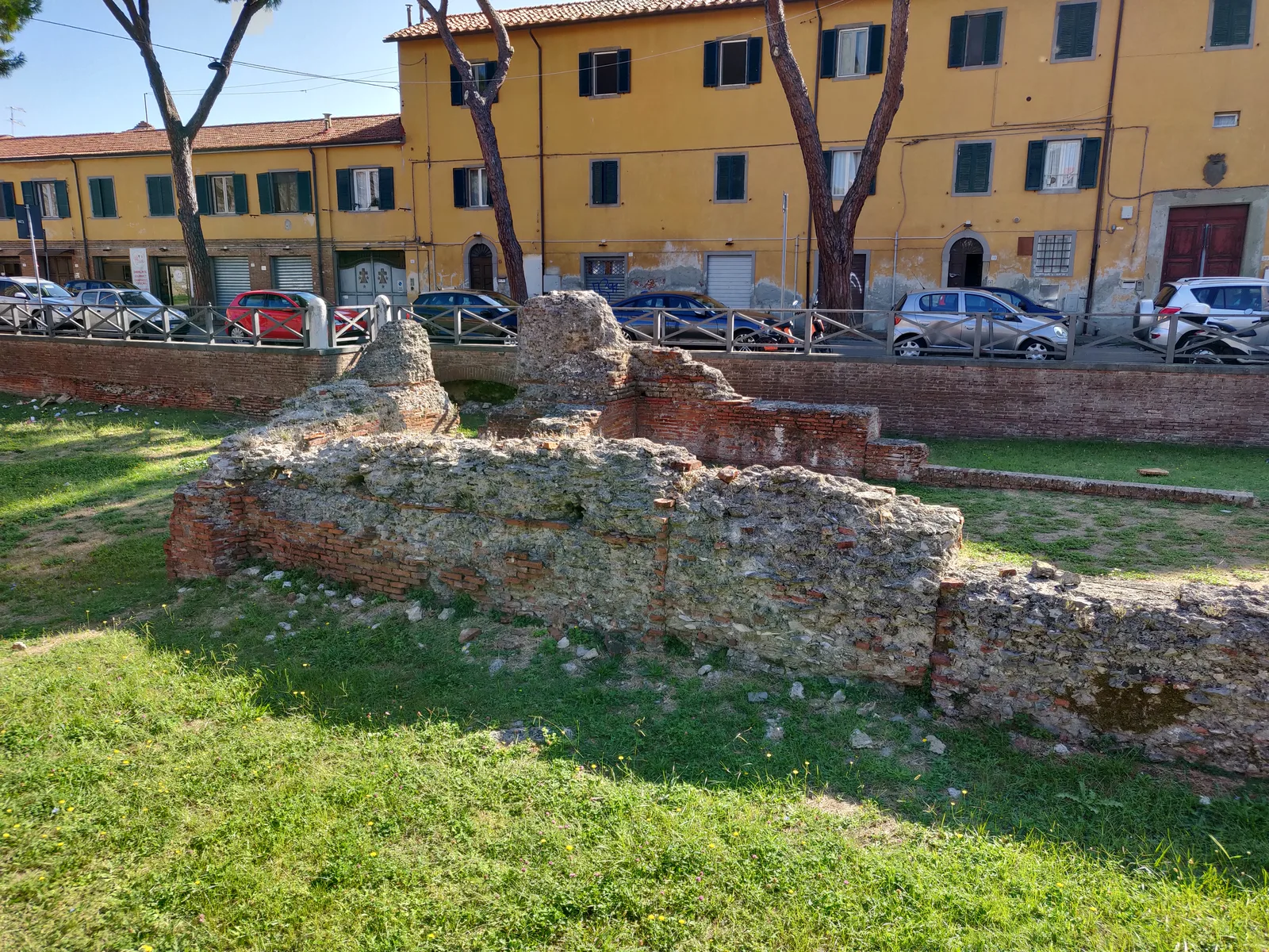 Atmosphere at Baths of Nero Pisa — travel photo