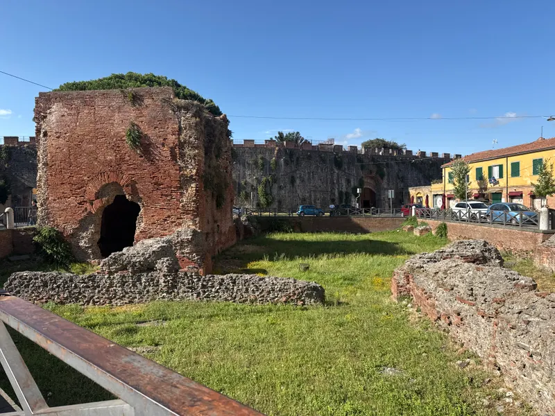 Baths of Nero — Attraction in Pisa