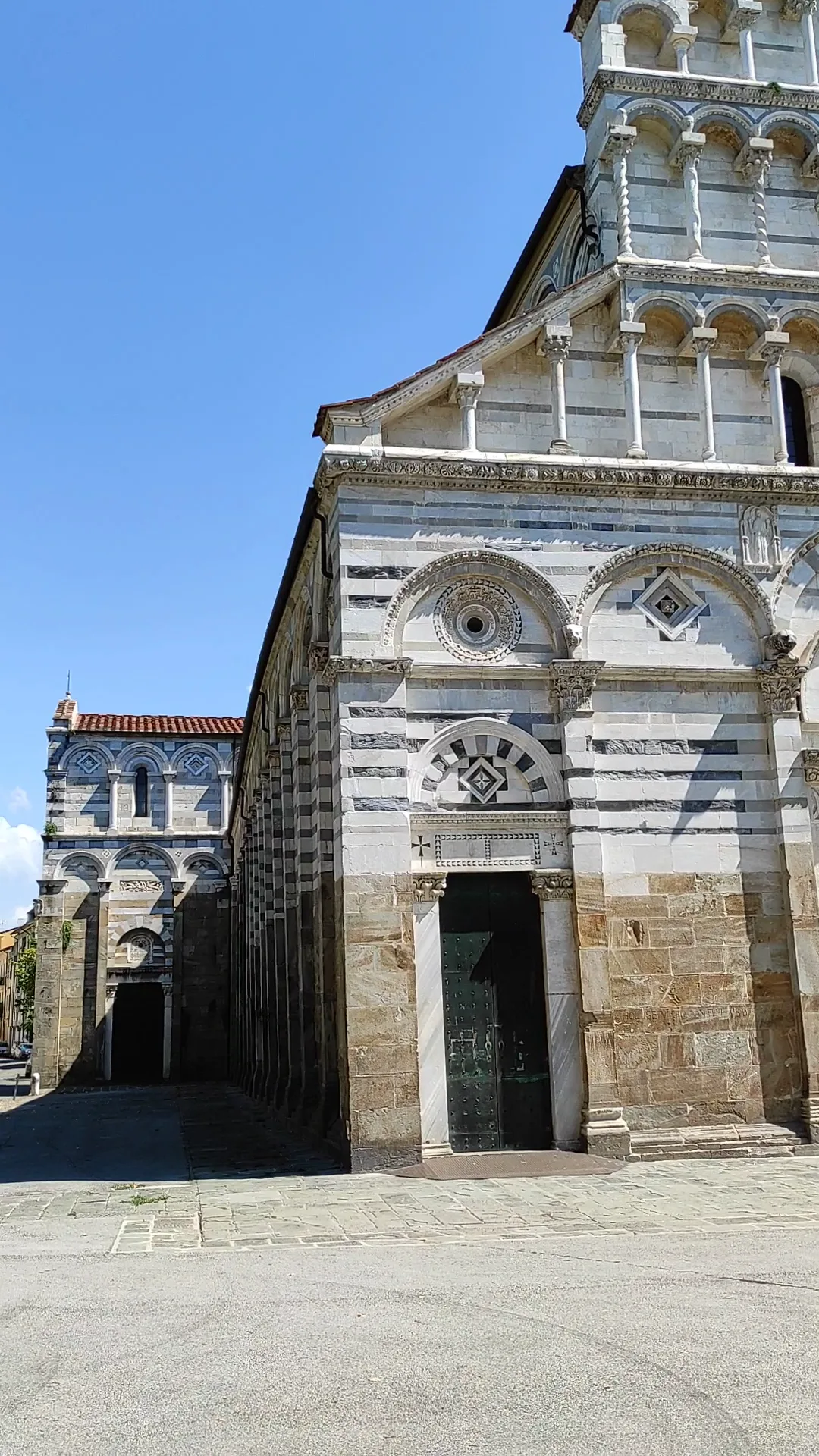 Atmosphere at Chiesa Parrocchiale di San Paolo Pisa — travel photo