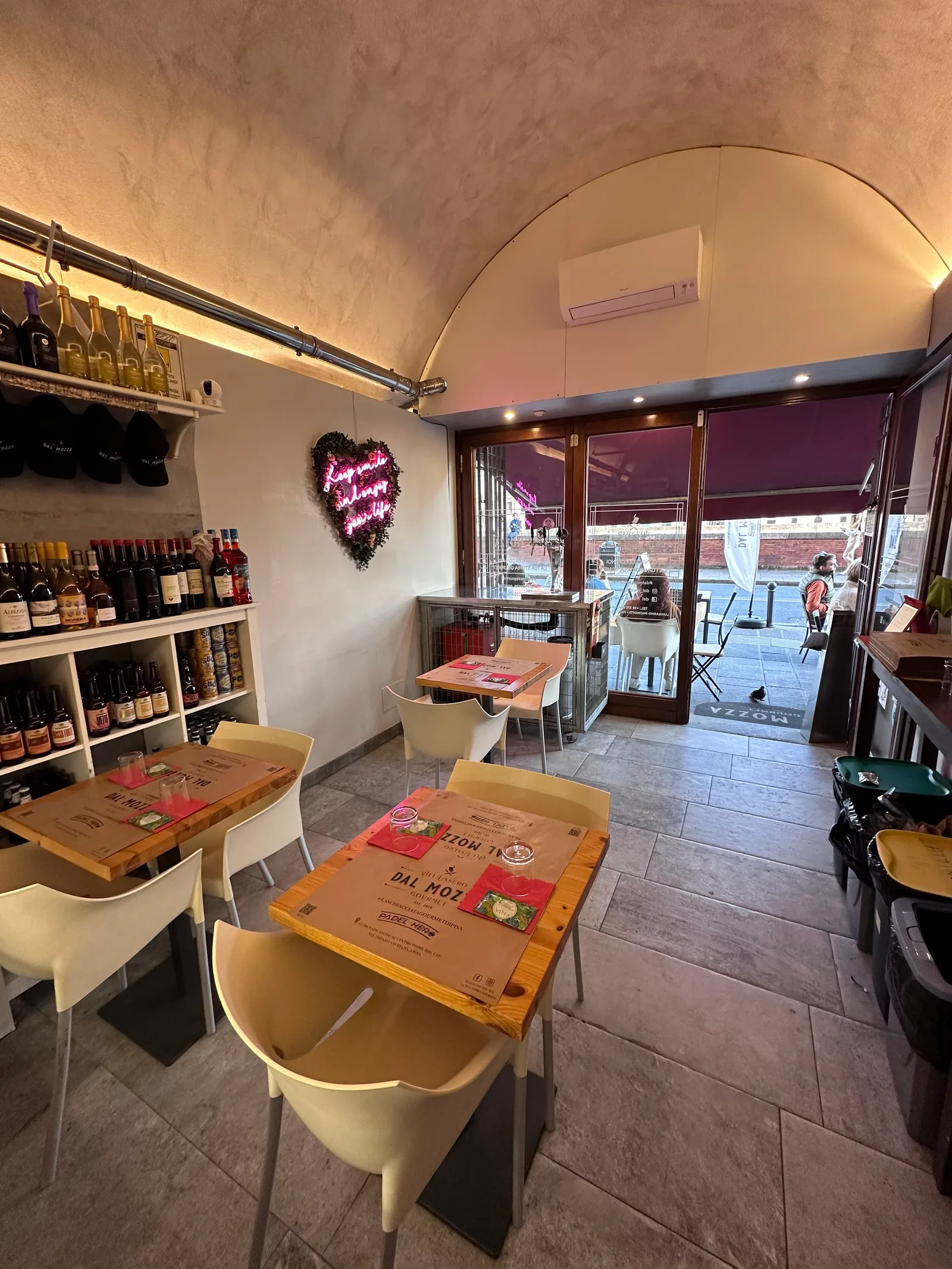 Main view at Dal Mozza Gourmet Pisa — travel photo