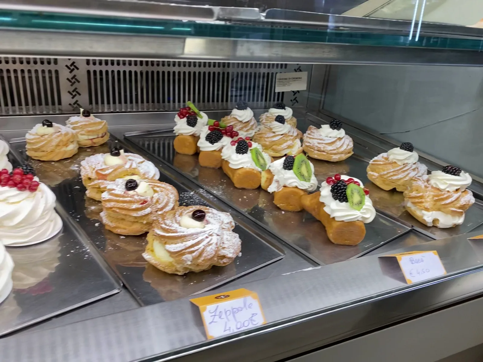 Main view at ER - Pasticceria Gluten Free Pisa — travel photo